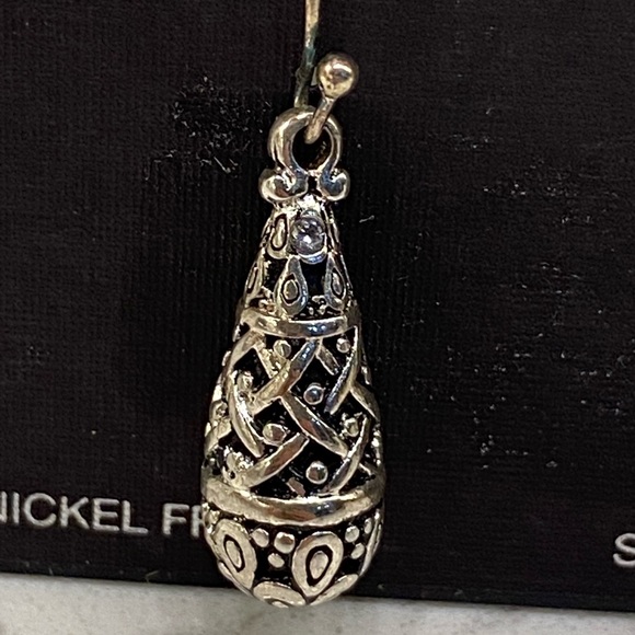 Scroll earnings. Never worn. Retailed for $20. Asking $15. - Picture 3 of 6